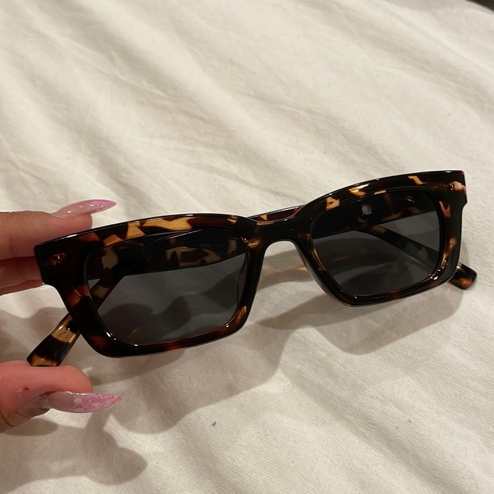 Tortoise sunglasses (brown)